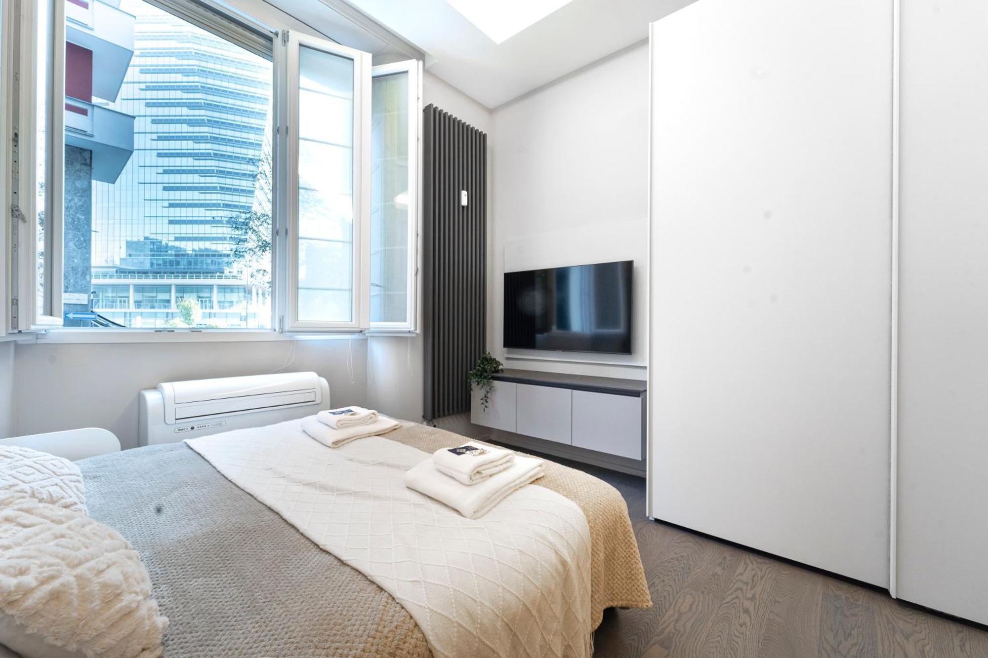 Designed In Center Gae Aulenti Area With Ac, Wifi And Subway Airport Connected Steps From Station * Milaan