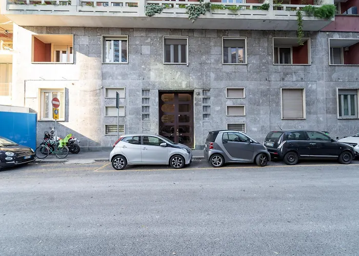 Designed Apartment In Milan Center Gae Aulenti Area With Ac, Wifi And Subway Airport Connected Steps From Central Station